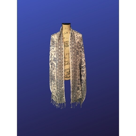 UNBRANDED Shawl Wrap Scarf, 3” Knotted Fringe, BLUE/GRAY FLORAL, Pre-owned, EUC - Picture 7 of 9